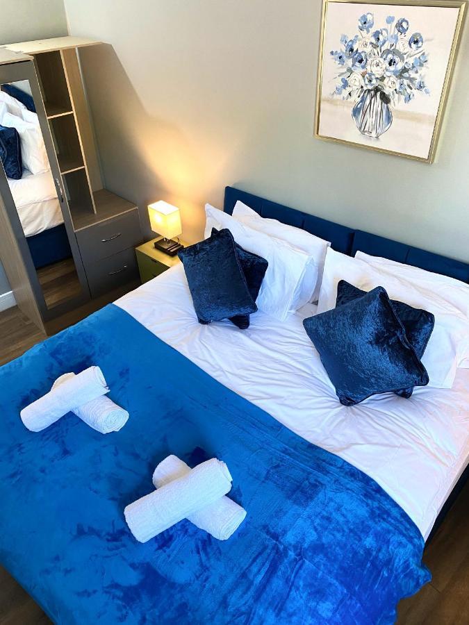 2 Bed Town Centre Nr Theatre Free Park Wi-Fi & Garden Leilighet Aylesbury  Eksteriør bilde