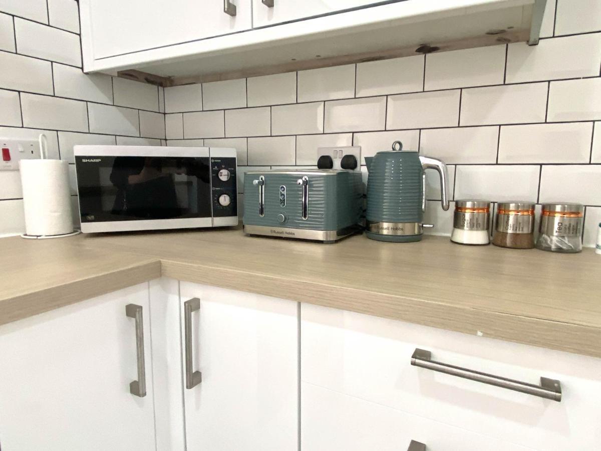 2 Bed Town Centre Nr Theatre Free Park Wi-Fi & Garden Leilighet Aylesbury  Eksteriør bilde