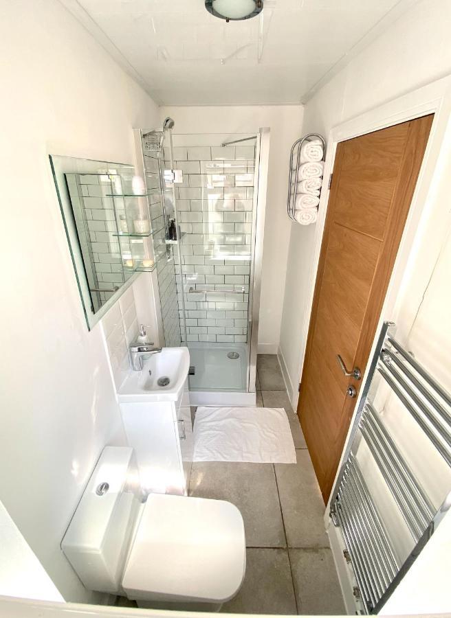 2 Bed Town Centre Nr Theatre Free Park Wi-Fi & Garden Leilighet Aylesbury  Eksteriør bilde