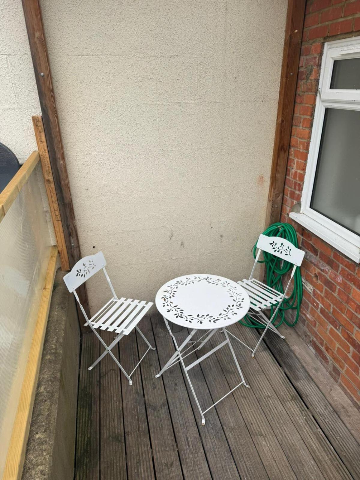 2 Bed Town Centre Nr Theatre Free Park Wi-Fi & Garden Leilighet Aylesbury  Eksteriør bilde