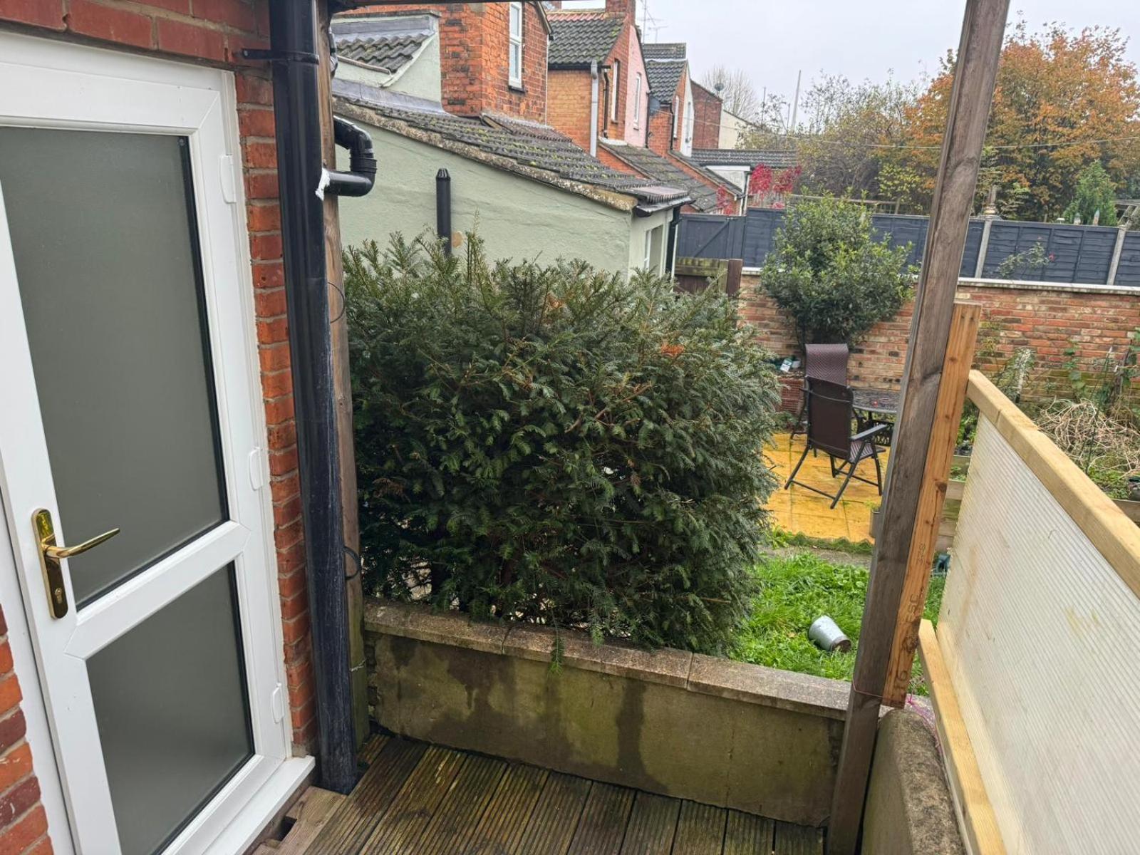 2 Bed Town Centre Nr Theatre Free Park Wi-Fi & Garden Leilighet Aylesbury  Eksteriør bilde